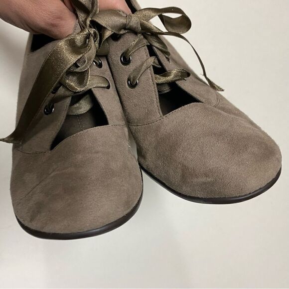 AEROSOLES Minor Role Taupe faux Suede Round Toe Lace Up Pump vintage Shoe 7.5 - Picture 3 of 12